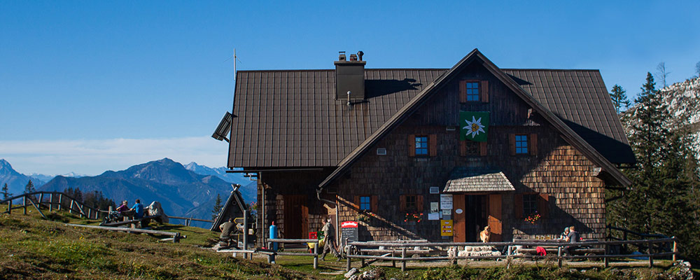 Die Ybbstalerhütte mit Panoramablick ins Gesäuse